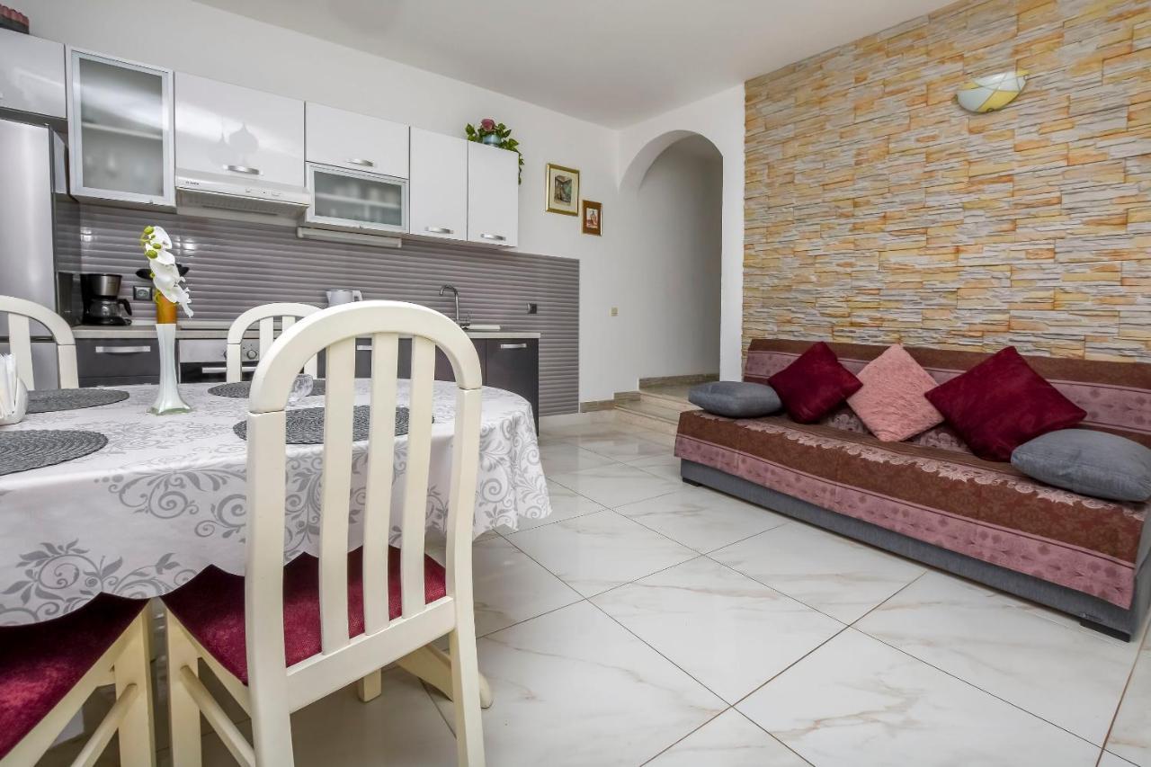 Apartment Iryna Rogoznica  Eksteriør bilde